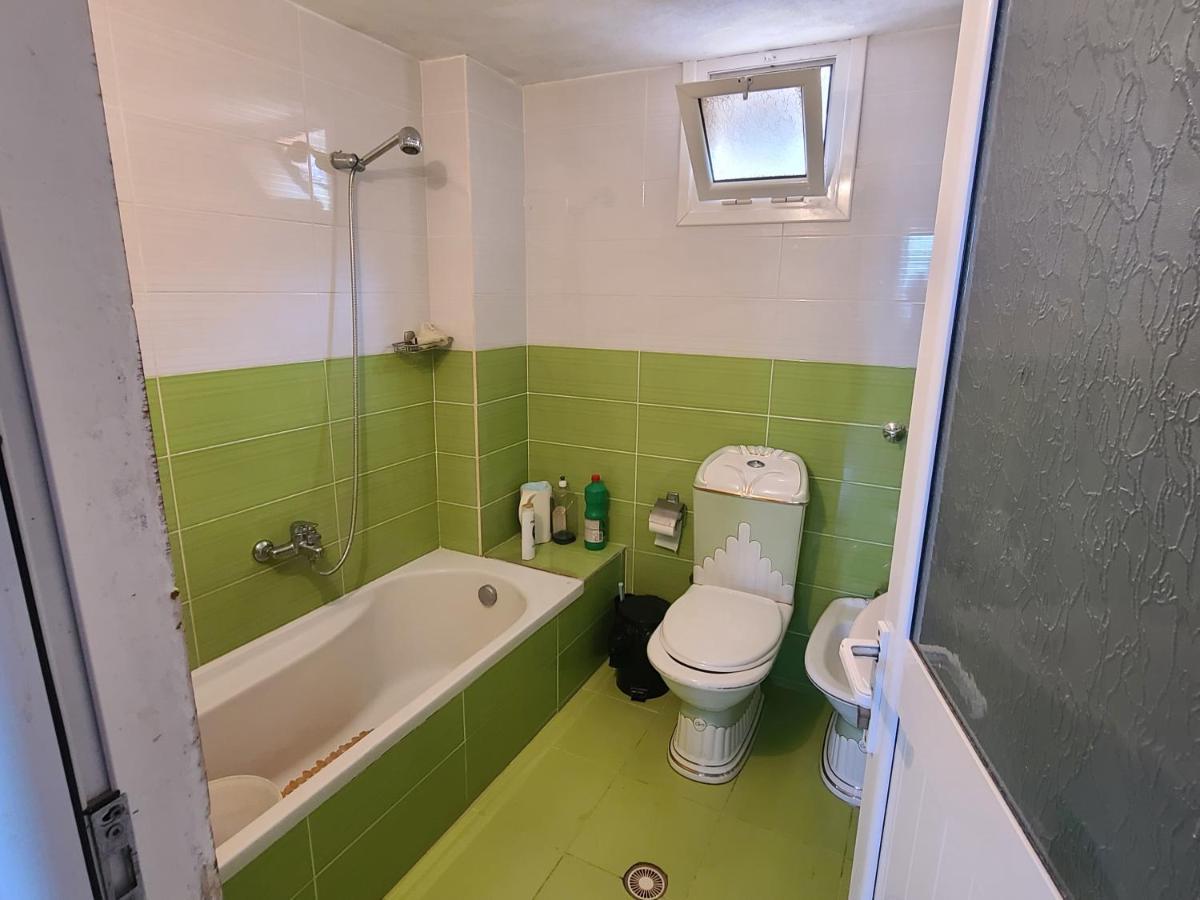 Hillside Garden Apartament Sarande Bagian luar foto
