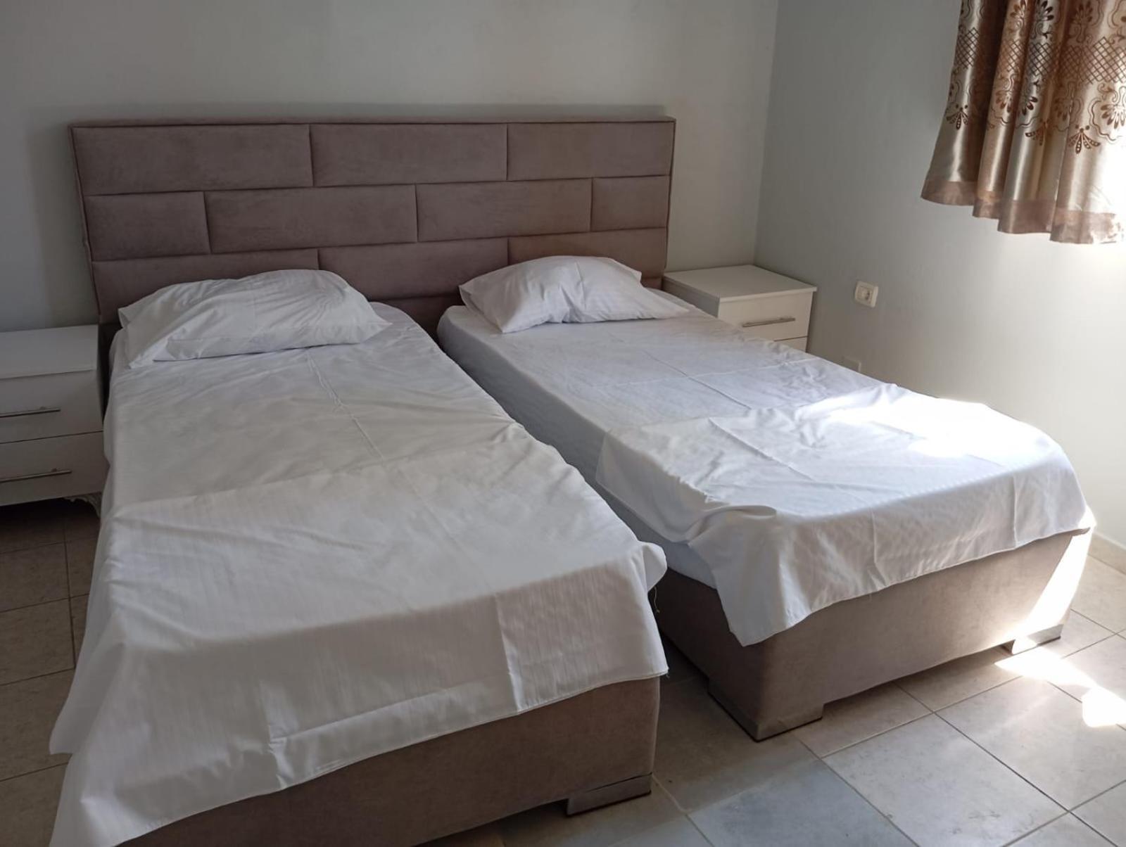 Hillside Garden Apartament Sarande Bagian luar foto